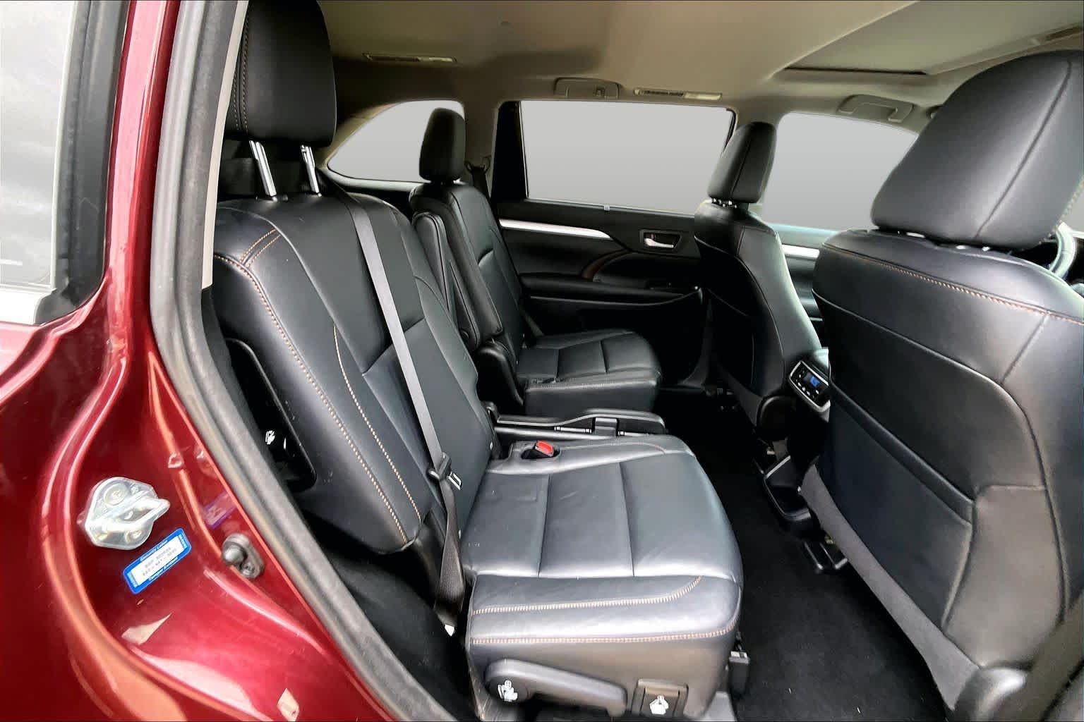 2015 Toyota Highlander XLE Ooh La La Rouge Mica at Group 1 Toyota Southwest