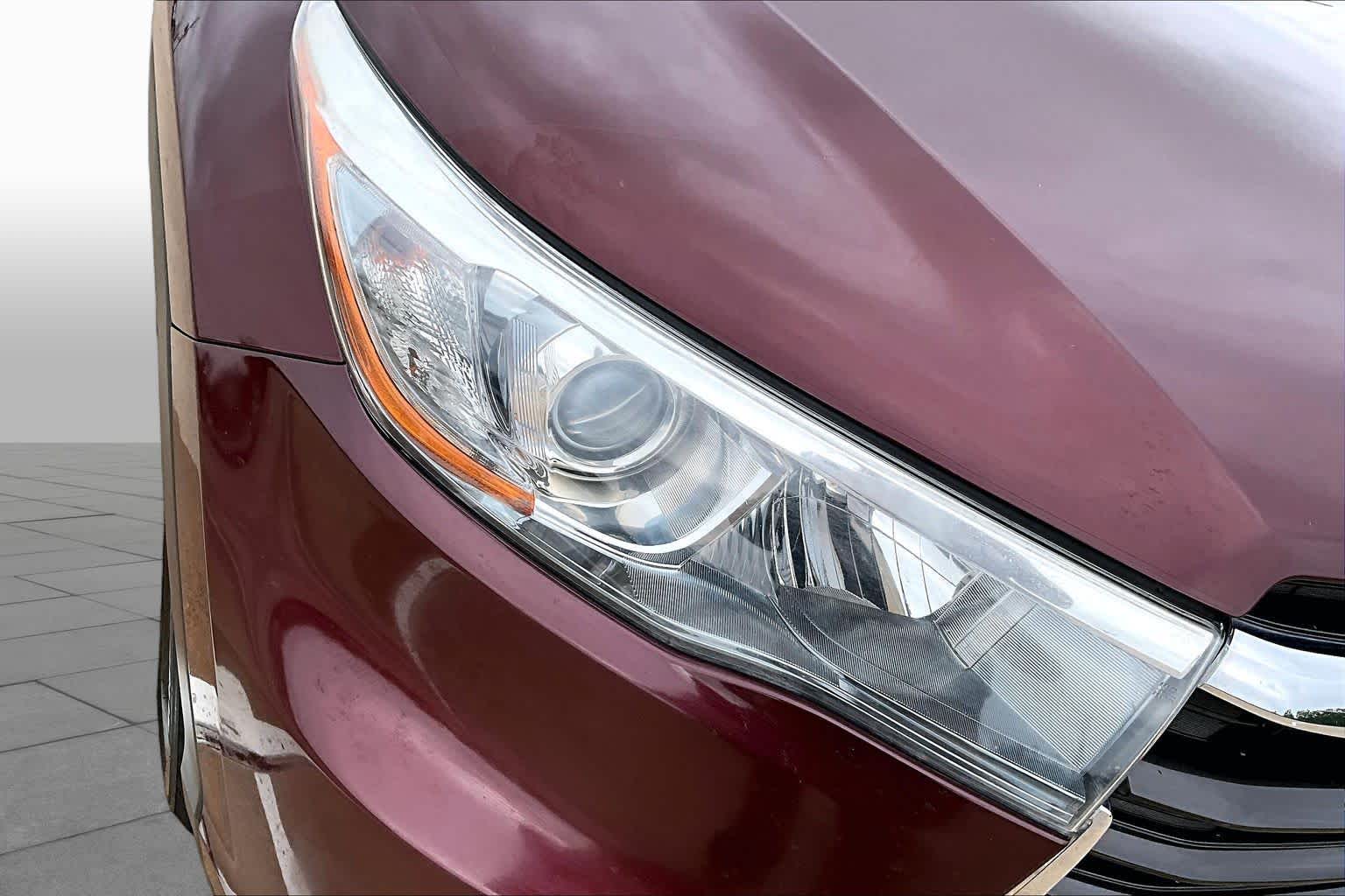 2015 Toyota Highlander XLE Ooh La La Rouge Mica at Group 1 Toyota Southwest