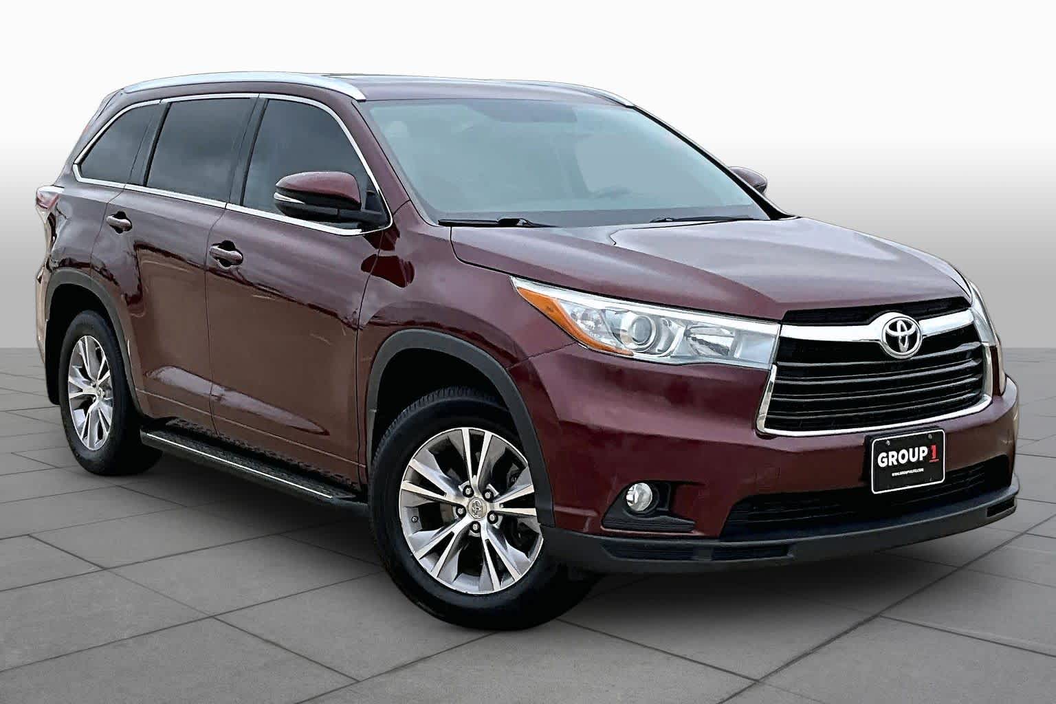 2015 Toyota Highlander XLE Ooh La La Rouge Mica at Group 1 Toyota Southwest