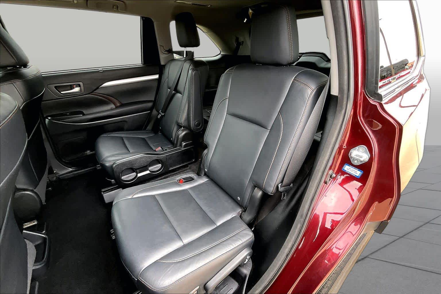 2015 Toyota Highlander XLE Ooh La La Rouge Mica at Group 1 Toyota Southwest