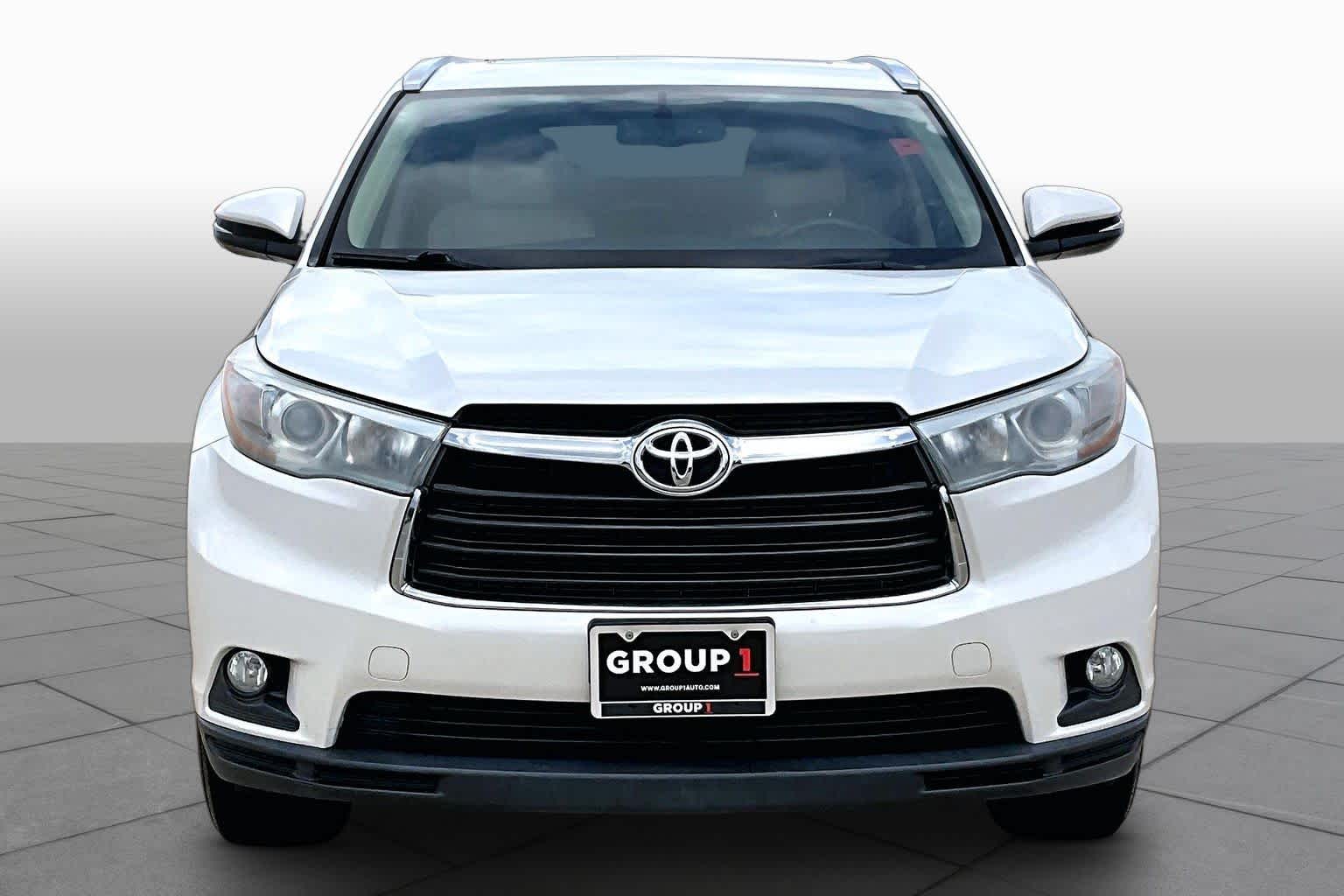 2015 Toyota Highlander XLE Blizzard Pearl at Lexus of Clear Lake