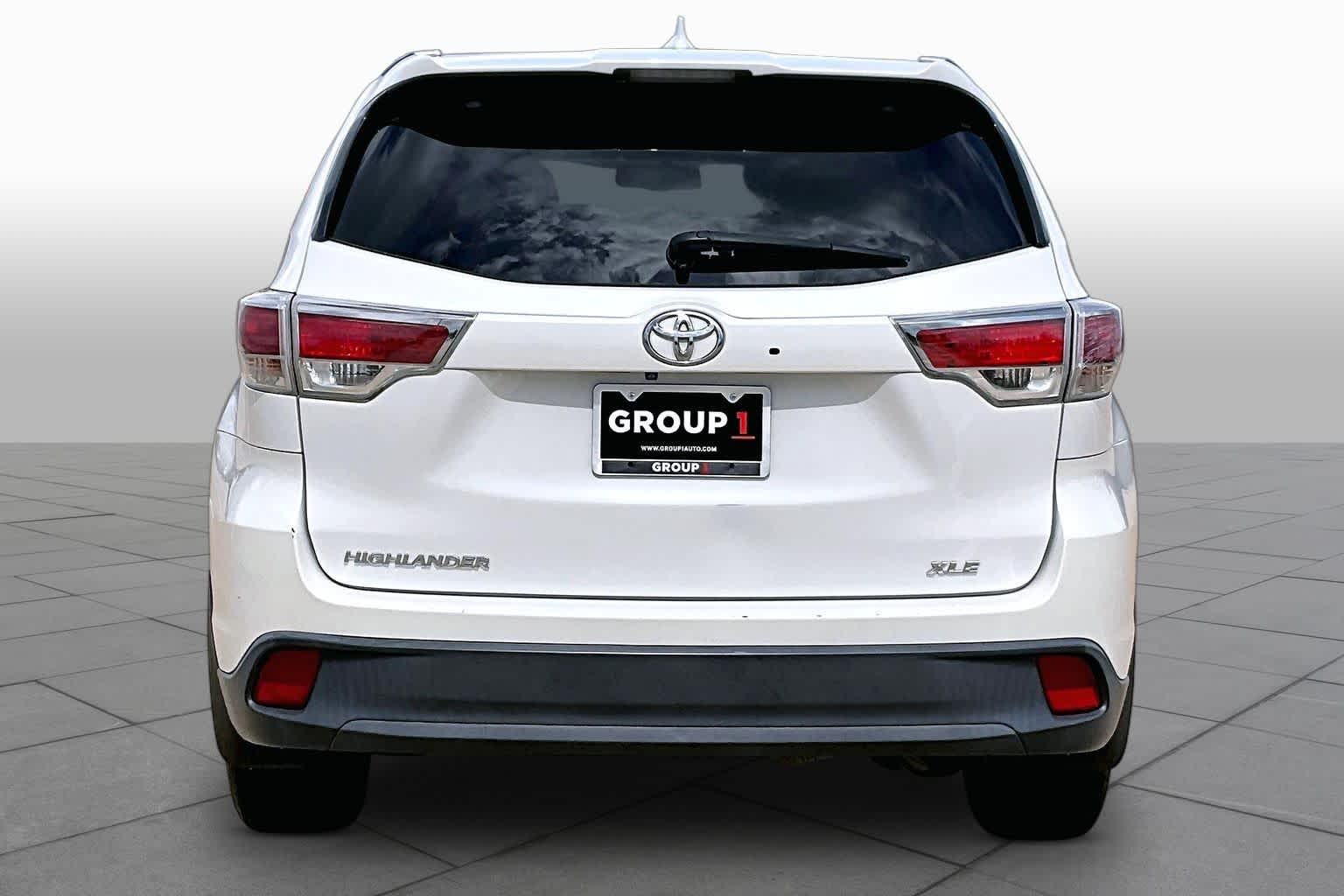 2015 Toyota Highlander XLE Blizzard Pearl at Lexus of Clear Lake