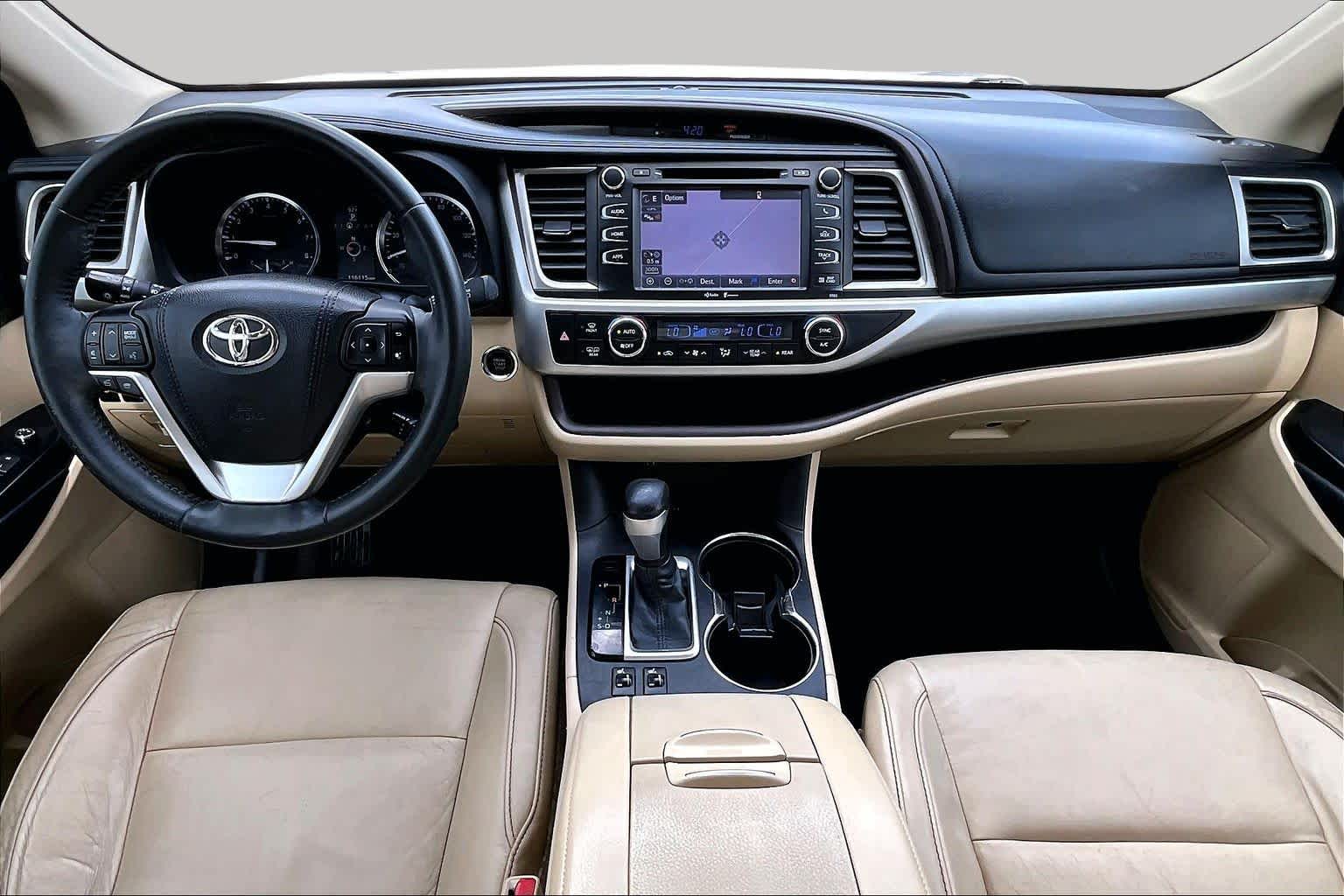 2015 Toyota Highlander XLE Blizzard Pearl at Lexus of Clear Lake