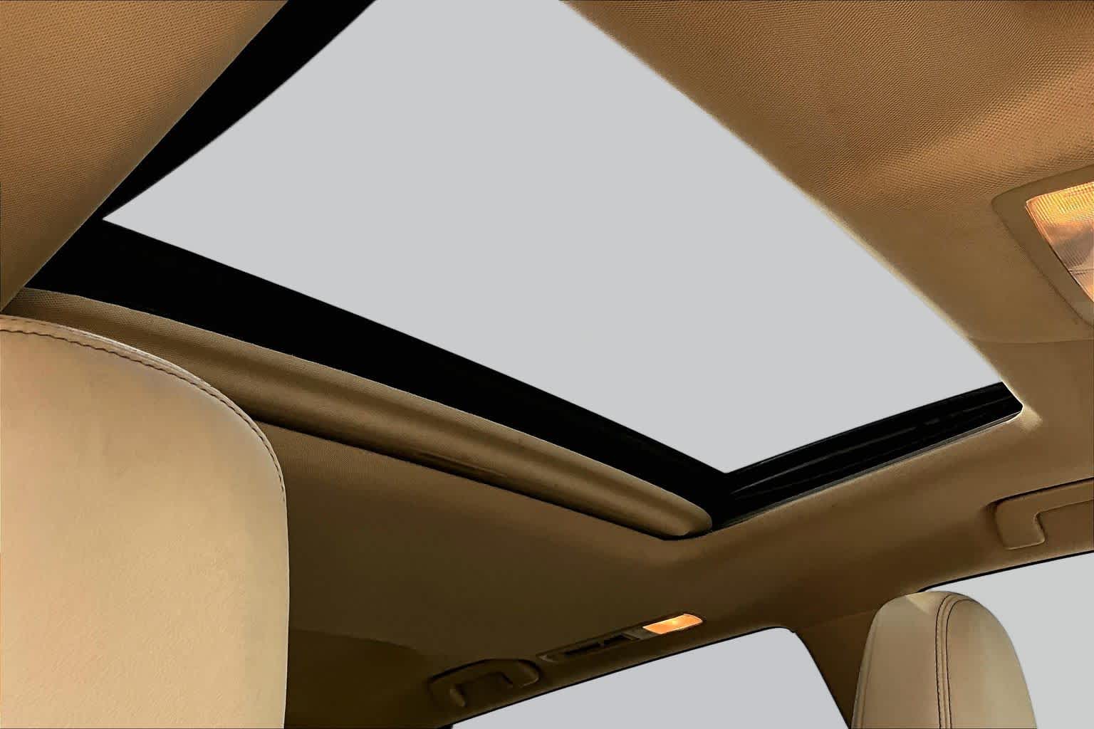 2015 Toyota Highlander XLE Blizzard Pearl at Lexus of Clear Lake
