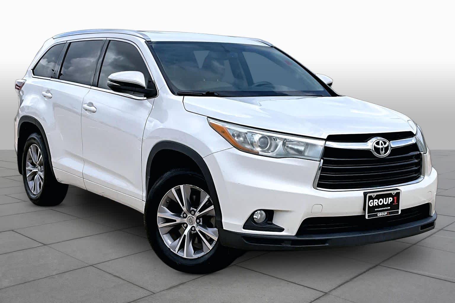 2015 Toyota Highlander XLE Blizzard Pearl at Lexus of Clear Lake