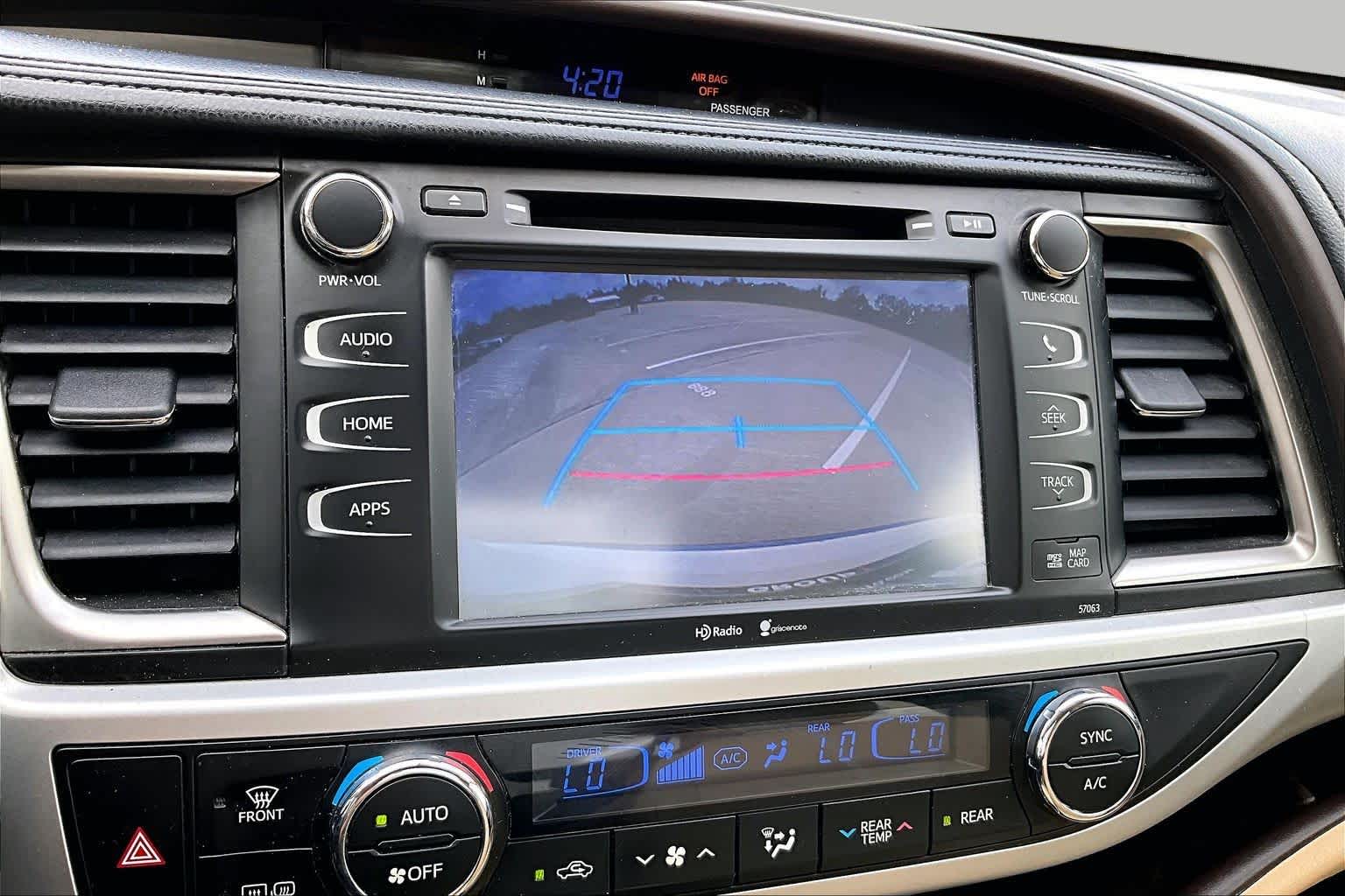 2015 Toyota Highlander XLE Blizzard Pearl at Lexus of Clear Lake