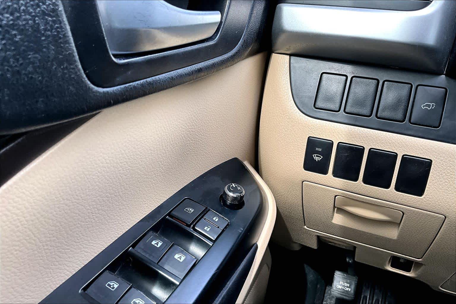 2015 Toyota Highlander XLE Blizzard Pearl at Lexus of Clear Lake