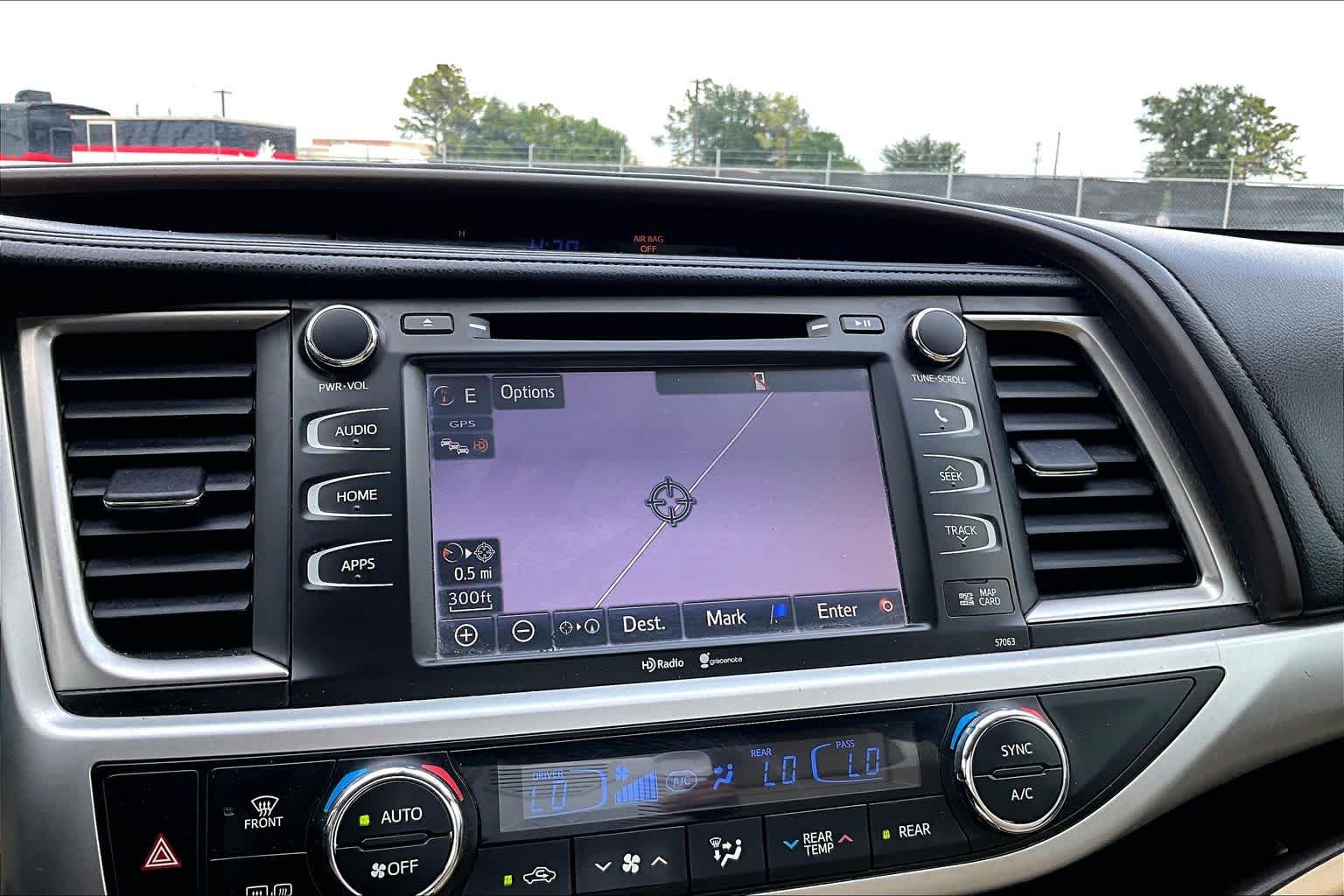 2015 Toyota Highlander XLE Blizzard Pearl at Lexus of Clear Lake