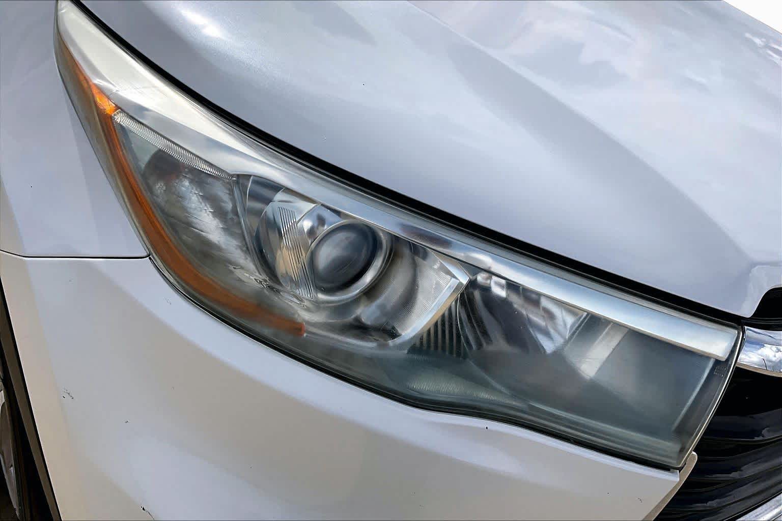 2015 Toyota Highlander XLE Blizzard Pearl at Lexus of Clear Lake