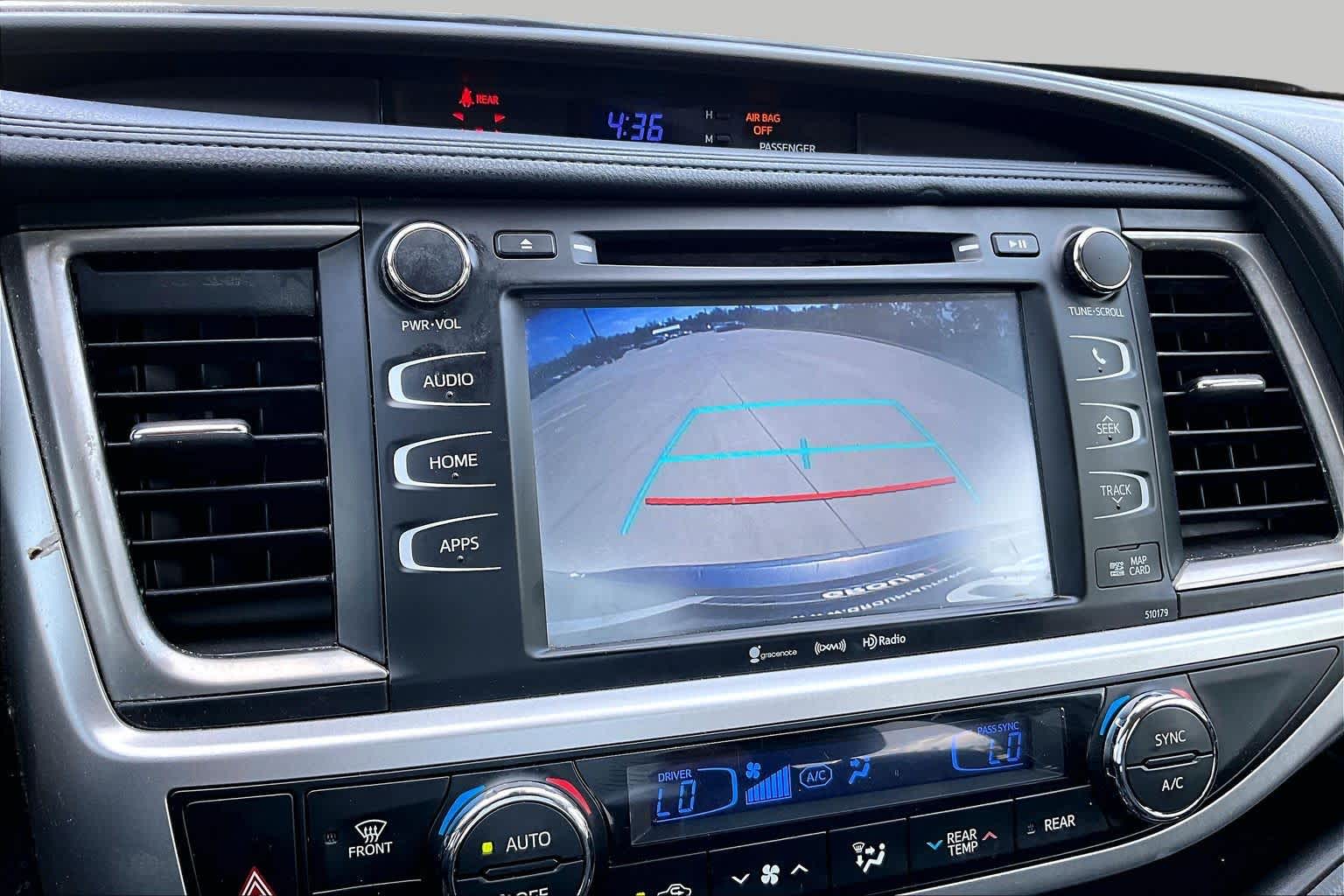 2018 Toyota Highlander SE Predawn Gray Mica at Group 1 Toyota Southwest