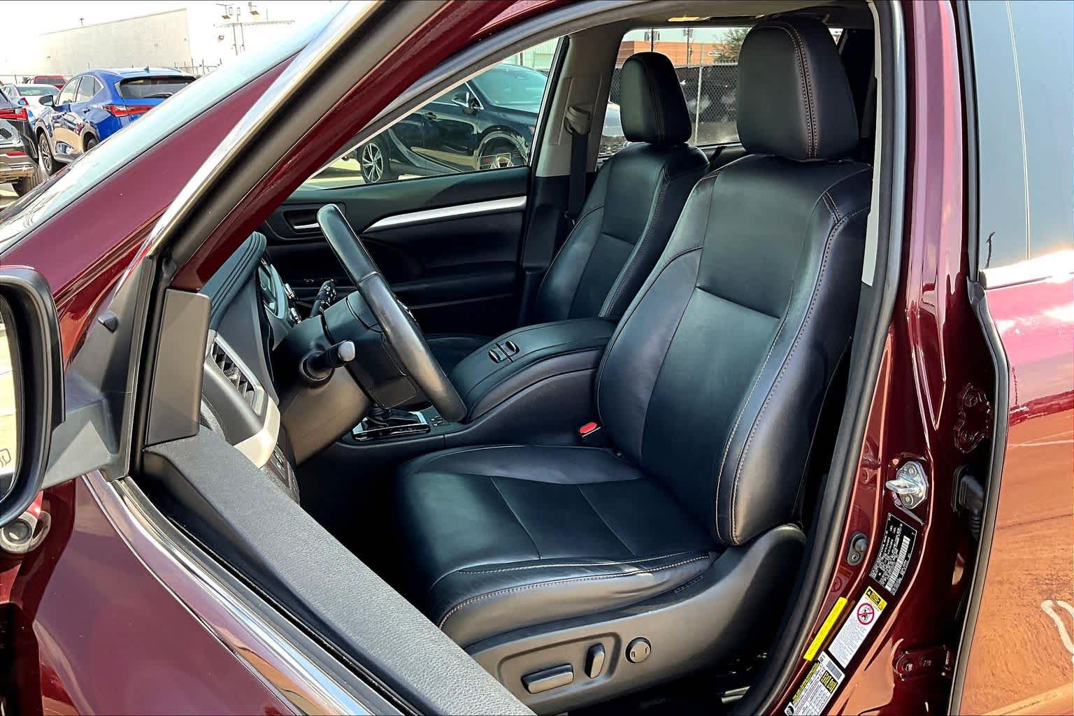 2018 Toyota Highlander XLE Ooh La La Rouge Mica at Sterling McCall Lexus of Clear Lake