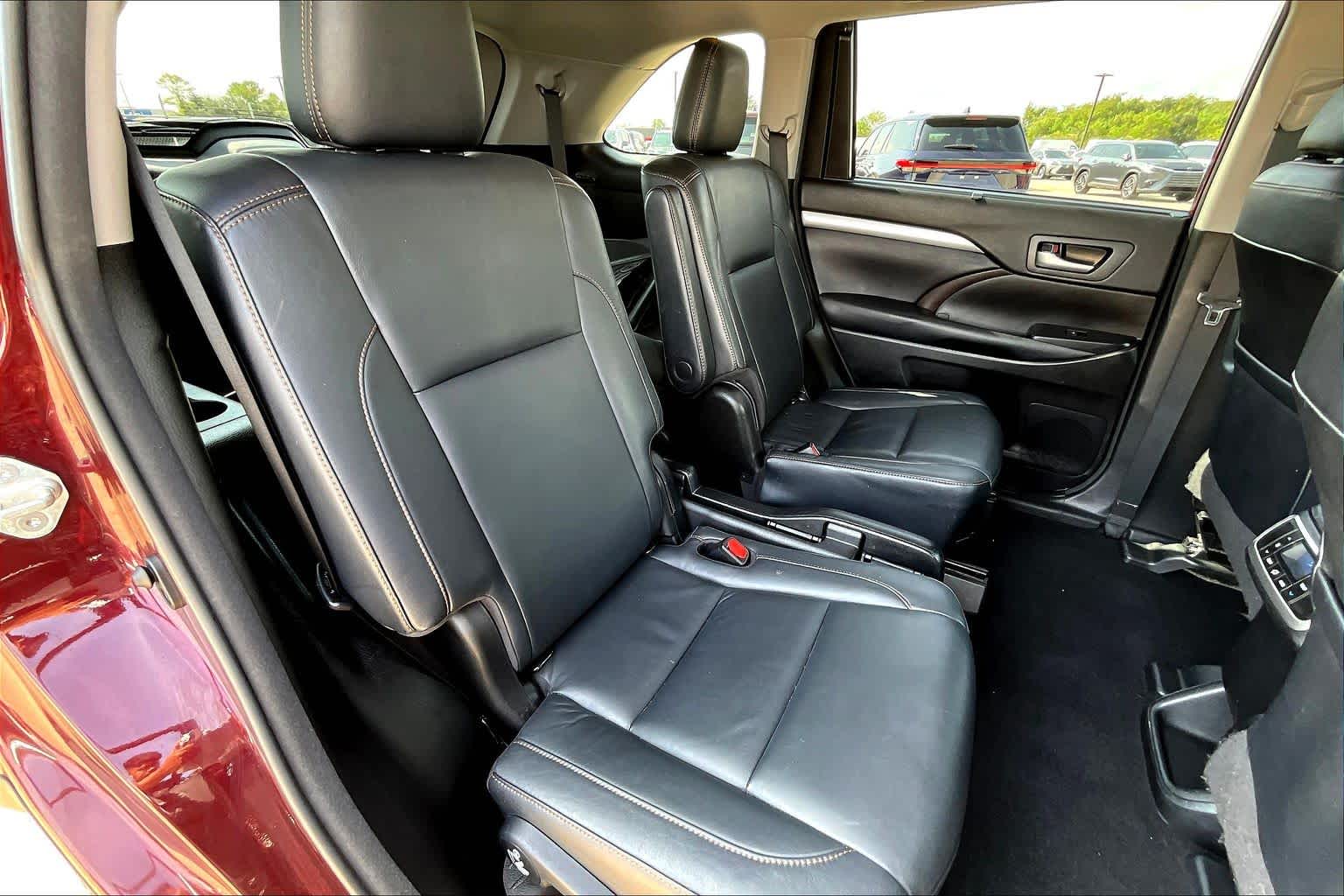 2018 Toyota Highlander XLE Ooh La La Rouge Mica at Sterling McCall Lexus of Clear Lake