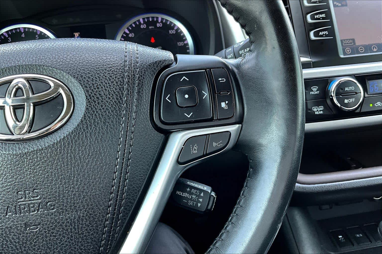 2018 Toyota Highlander XLE Ooh La La Rouge Mica at Sterling McCall Lexus of Clear Lake