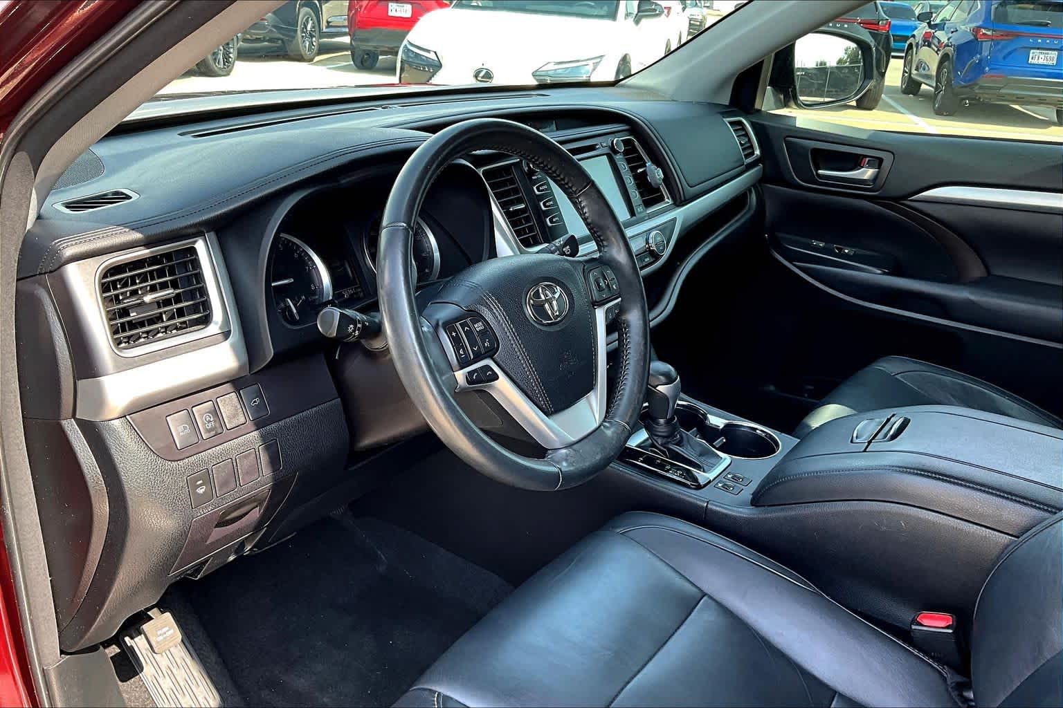 2018 Toyota Highlander XLE Ooh La La Rouge Mica at Sterling McCall Lexus of Clear Lake