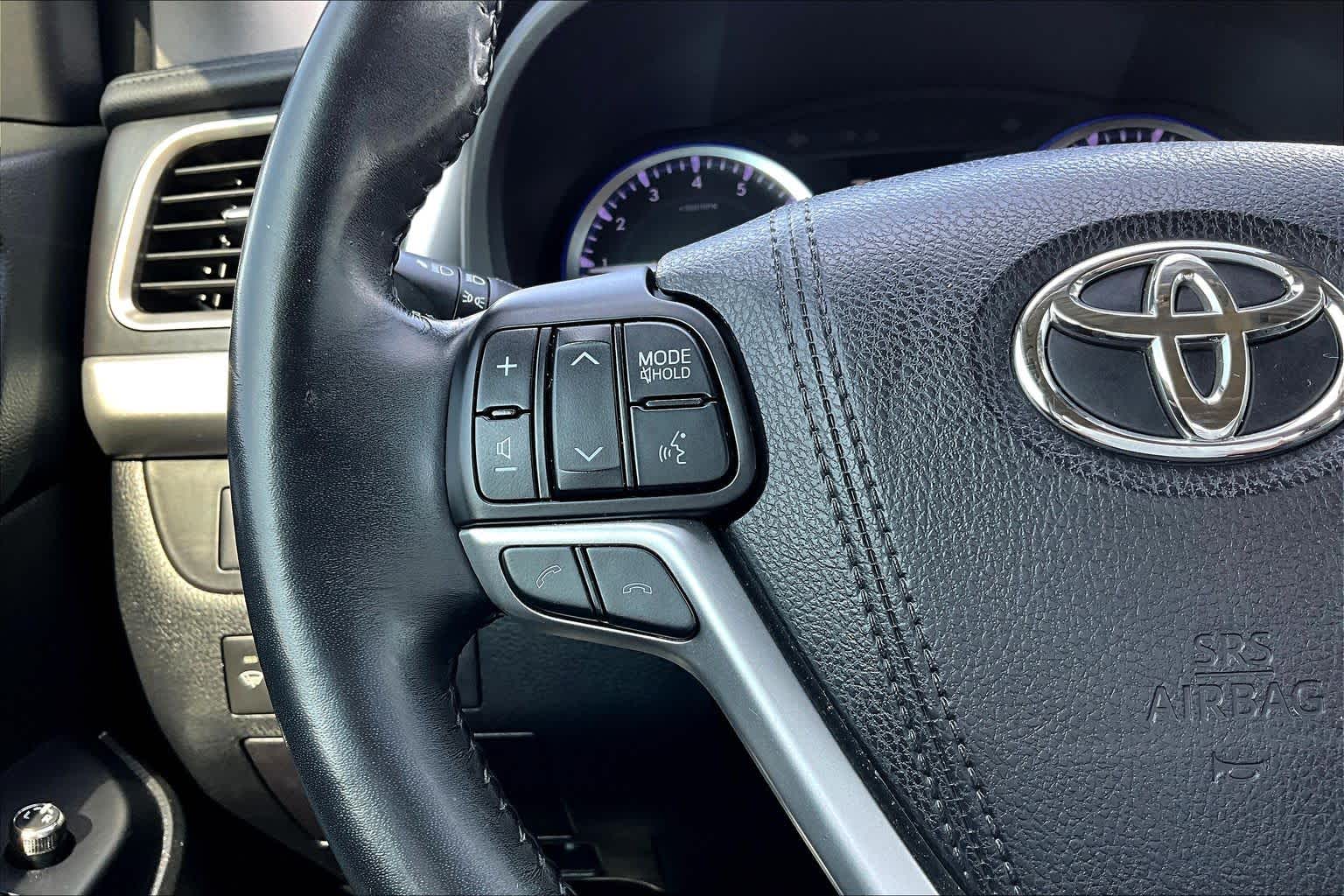 2018 Toyota Highlander XLE Ooh La La Rouge Mica at Sterling McCall Lexus of Clear Lake