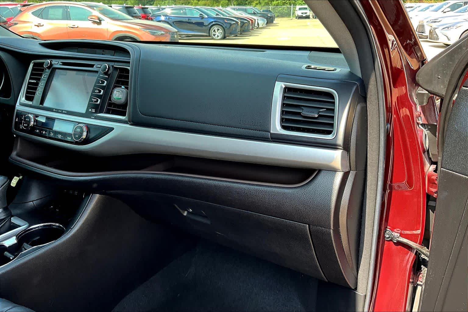 2018 Toyota Highlander XLE Ooh La La Rouge Mica at Sterling McCall Lexus of Clear Lake