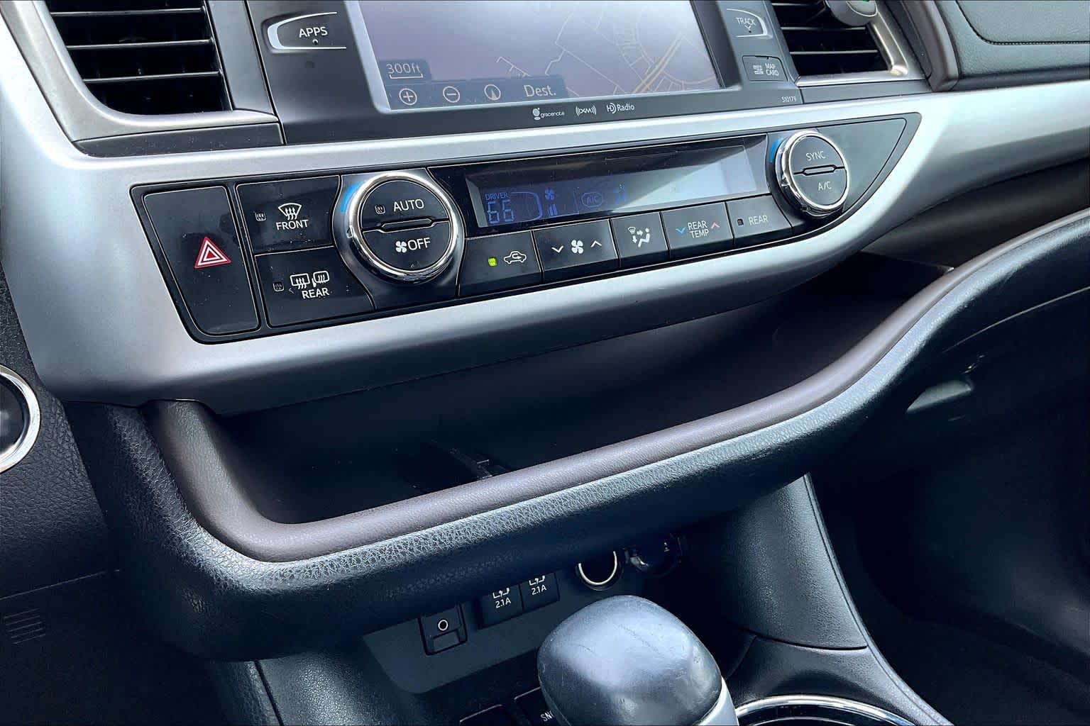 2018 Toyota Highlander XLE Ooh La La Rouge Mica at Sterling McCall Lexus of Clear Lake