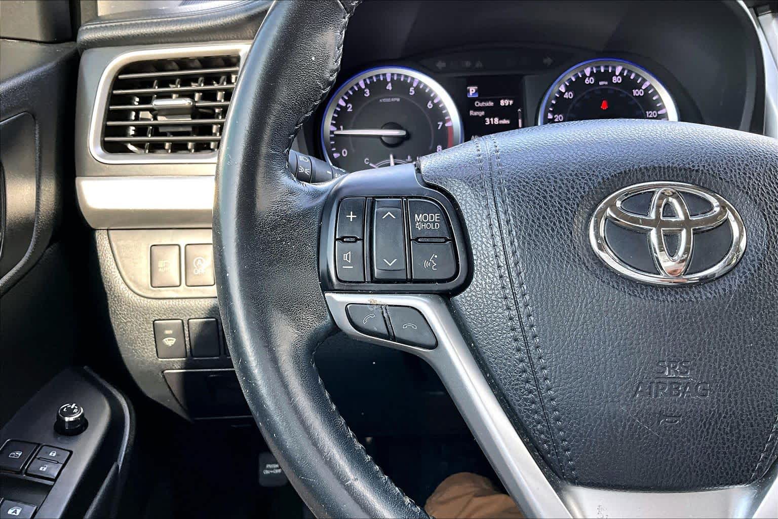 2018 Toyota Highlander XLE Midnight Black Metallic at AutoNation USA Katy