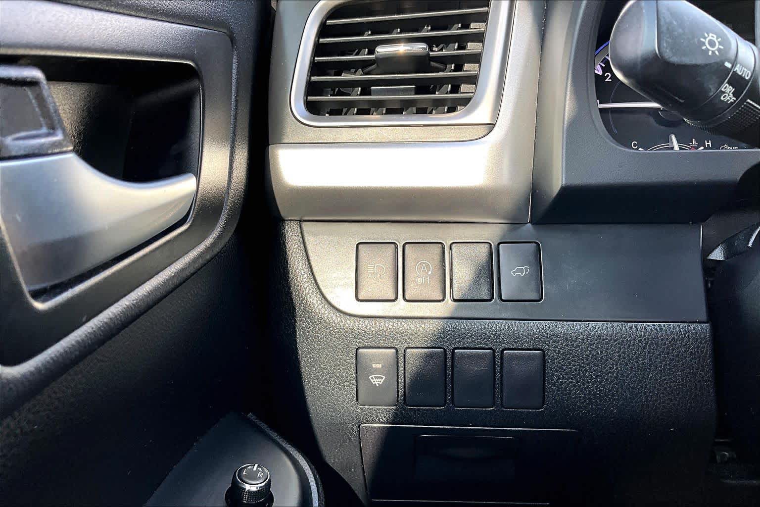 2018 Toyota Highlander XLE Midnight Black Metallic at AutoNation USA Katy