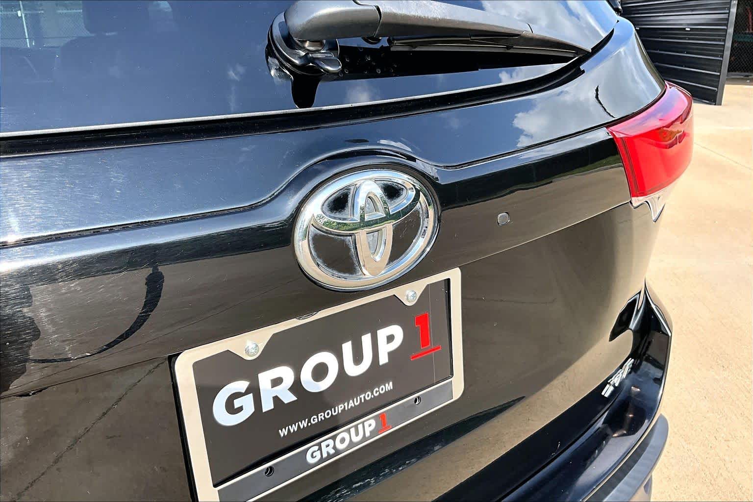 2018 Toyota Highlander XLE Midnight Black Metallic at AutoNation USA Katy