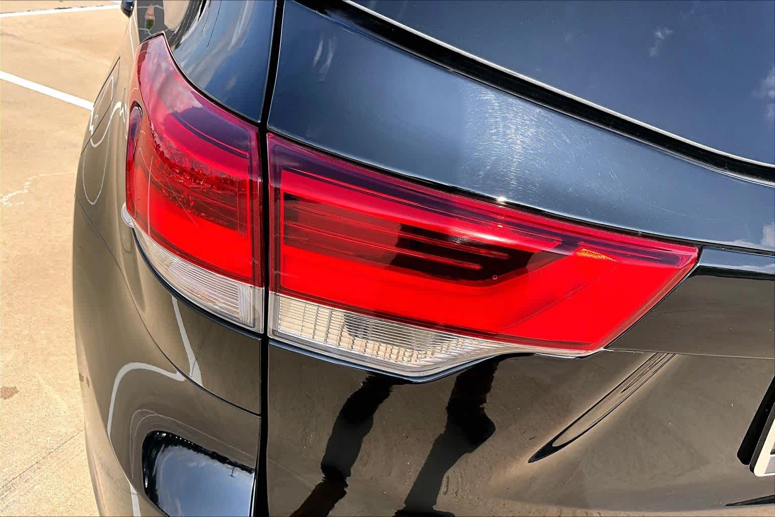2018 Toyota Highlander XLE Midnight Black Metallic at AutoNation USA Katy