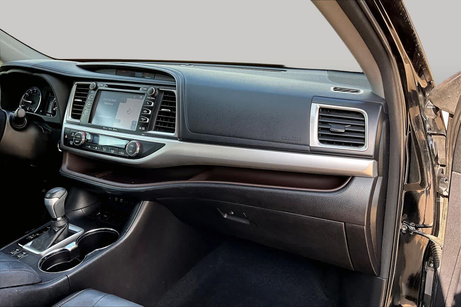 2018 Toyota Highlander XLE Midnight Black Metallic at AutoNation USA Katy