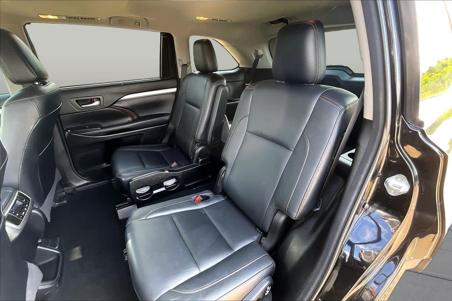 2018 Toyota Highlander XLE Midnight Black Metallic at AutoNation USA Katy