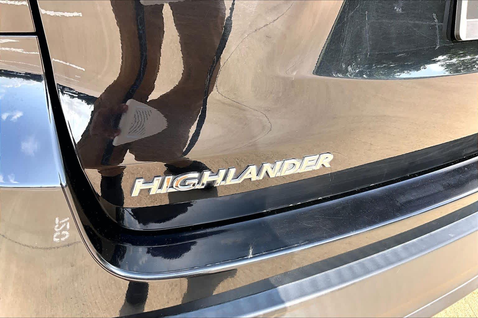 2018 Toyota Highlander XLE Midnight Black Metallic at AutoNation USA Katy
