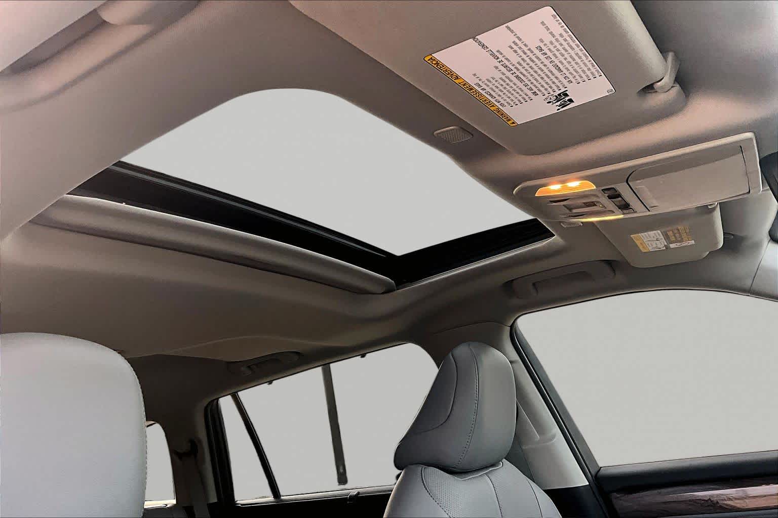 2025 Toyota Highlander photo 14 of 37