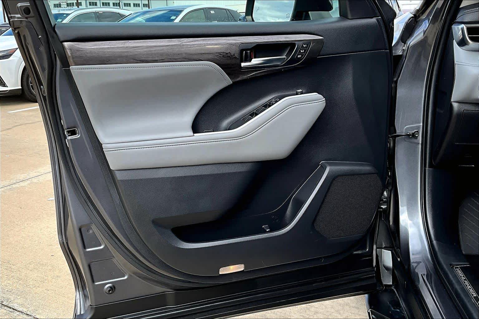 2021 Toyota Highlander Hybrid Limited Magnetic Gray Metallic at Tomball Chrysler Dodge Jeep Ram