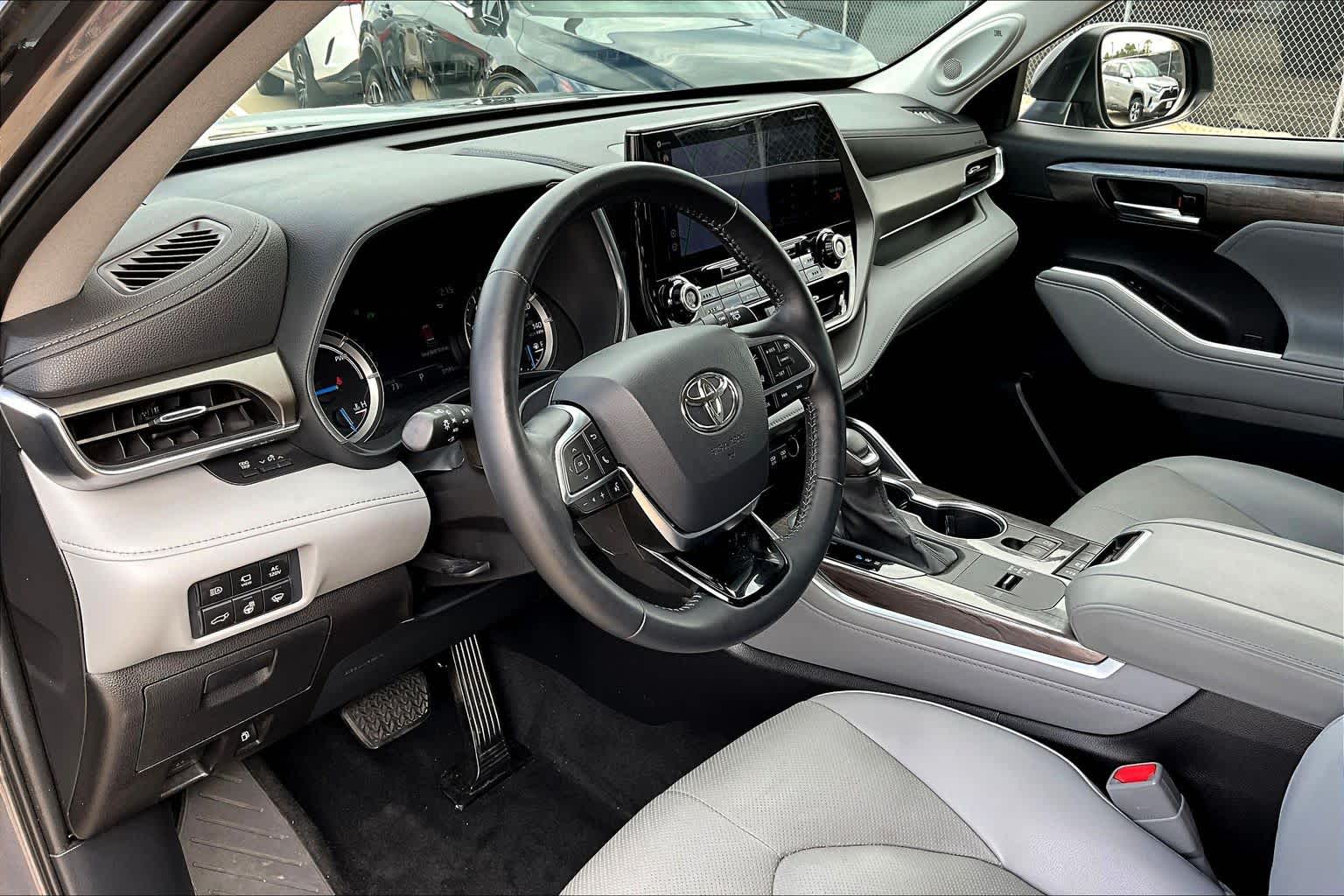 2021 Toyota Highlander Hybrid Limited Magnetic Gray Metallic at Tomball Chrysler Dodge Jeep Ram