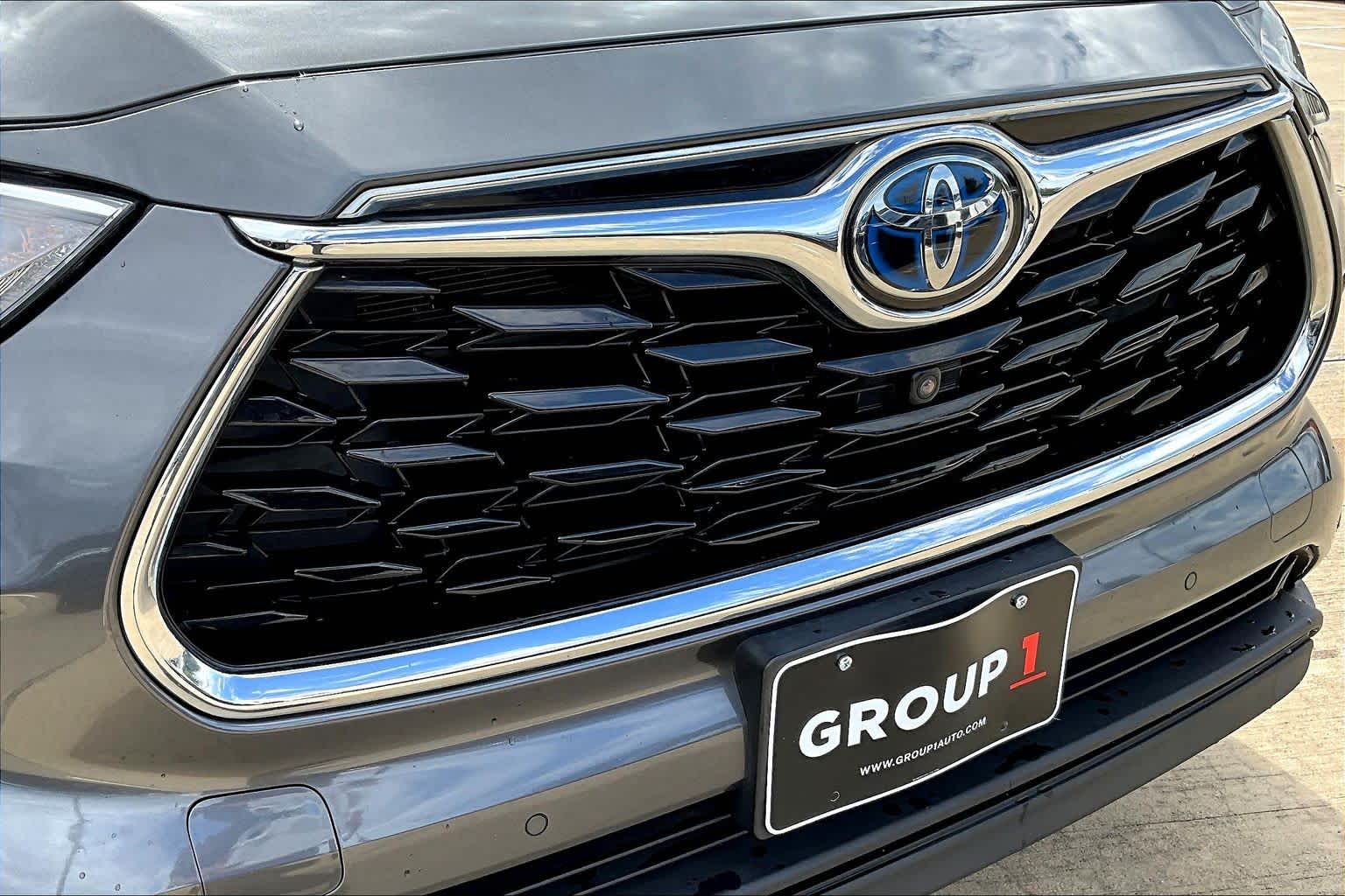 2021 Toyota Highlander Hybrid Limited Magnetic Gray Metallic at Tomball Chrysler Dodge Jeep Ram