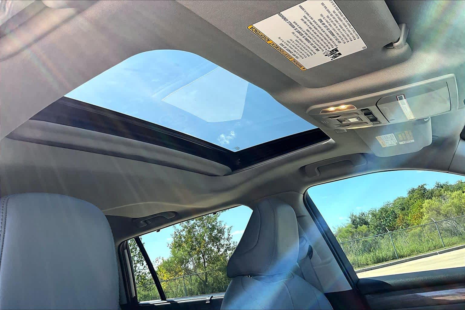 2022 Toyota Highlander photo 14 of 37