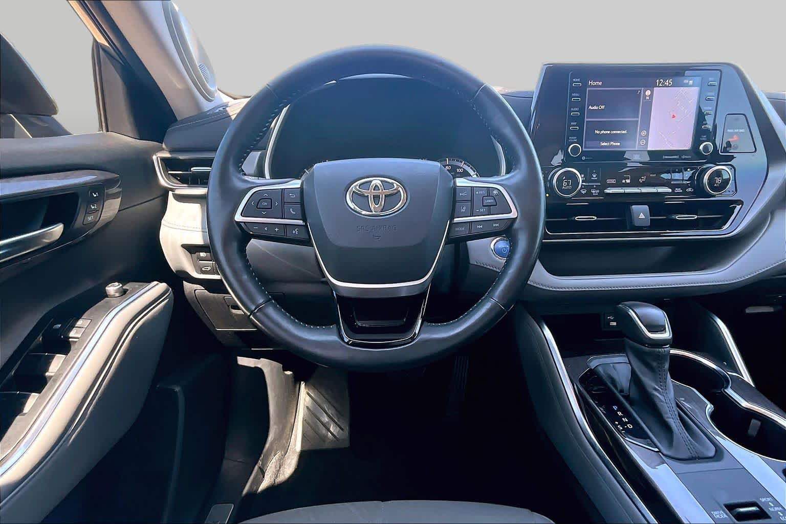 2022 Toyota Highlander photo 6 of 37