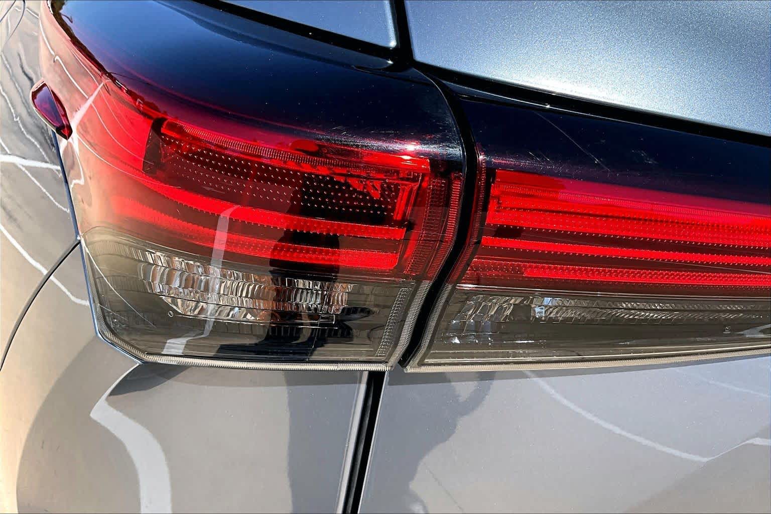 2022 Toyota Highlander photo 29 of 37