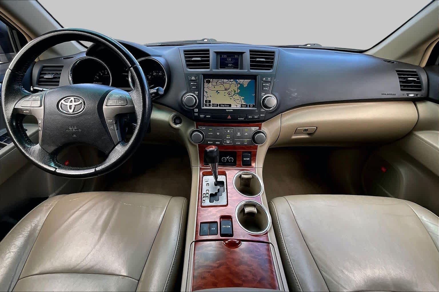 2010 Toyota Highlander photo 10 of 31