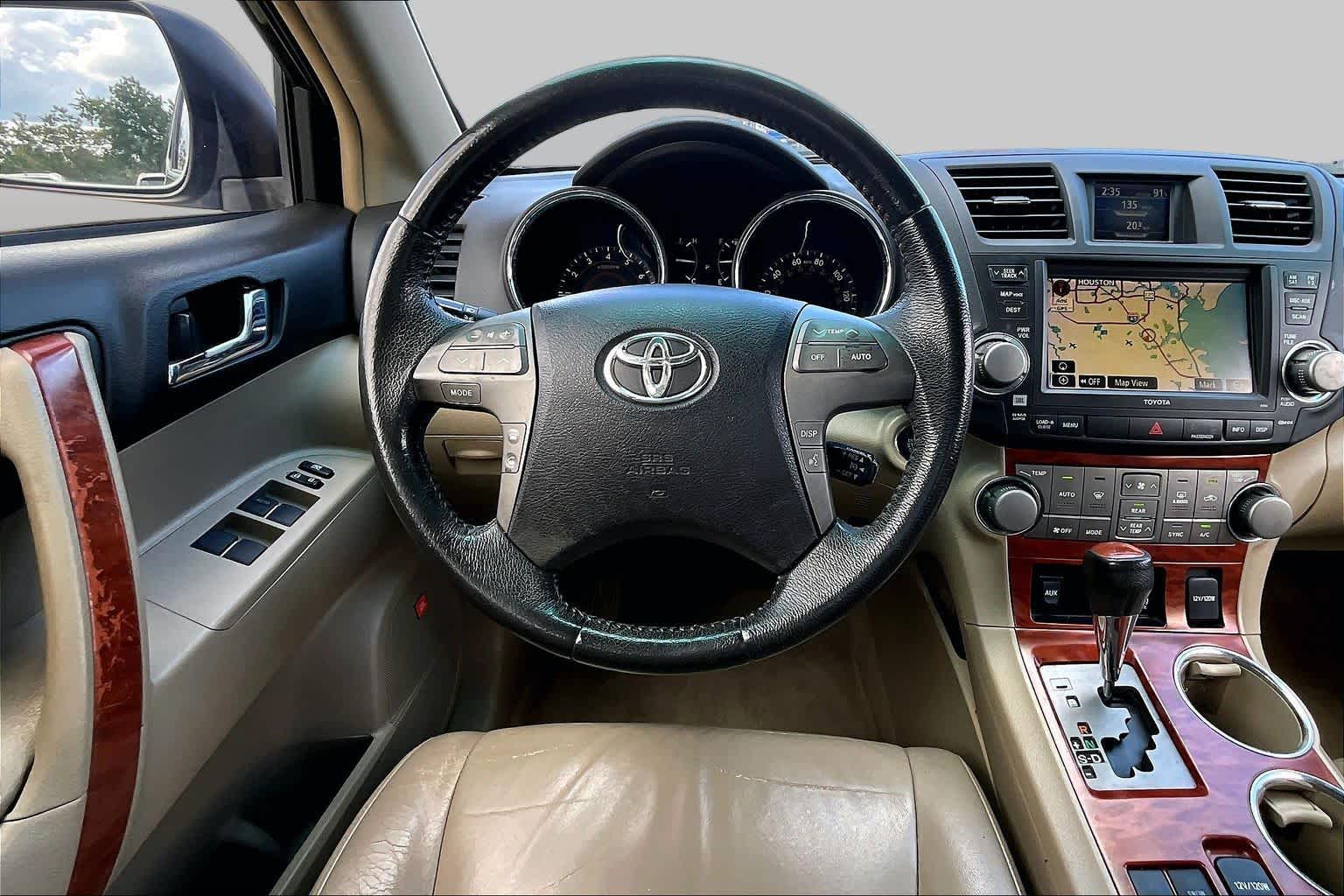 2010 Toyota Highlander photo 4 of 31