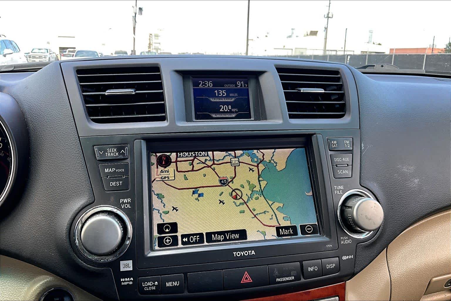 2010 Toyota Highlander photo 28 of 31