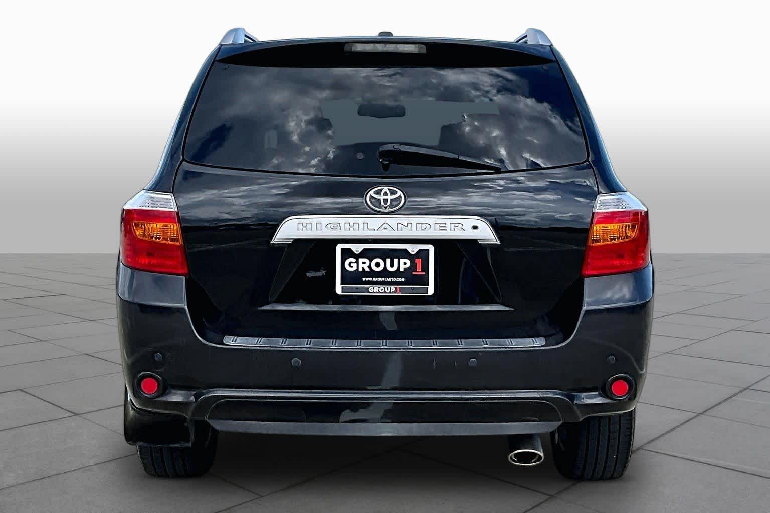 2010 Toyota Highlander photo 3 of 31
