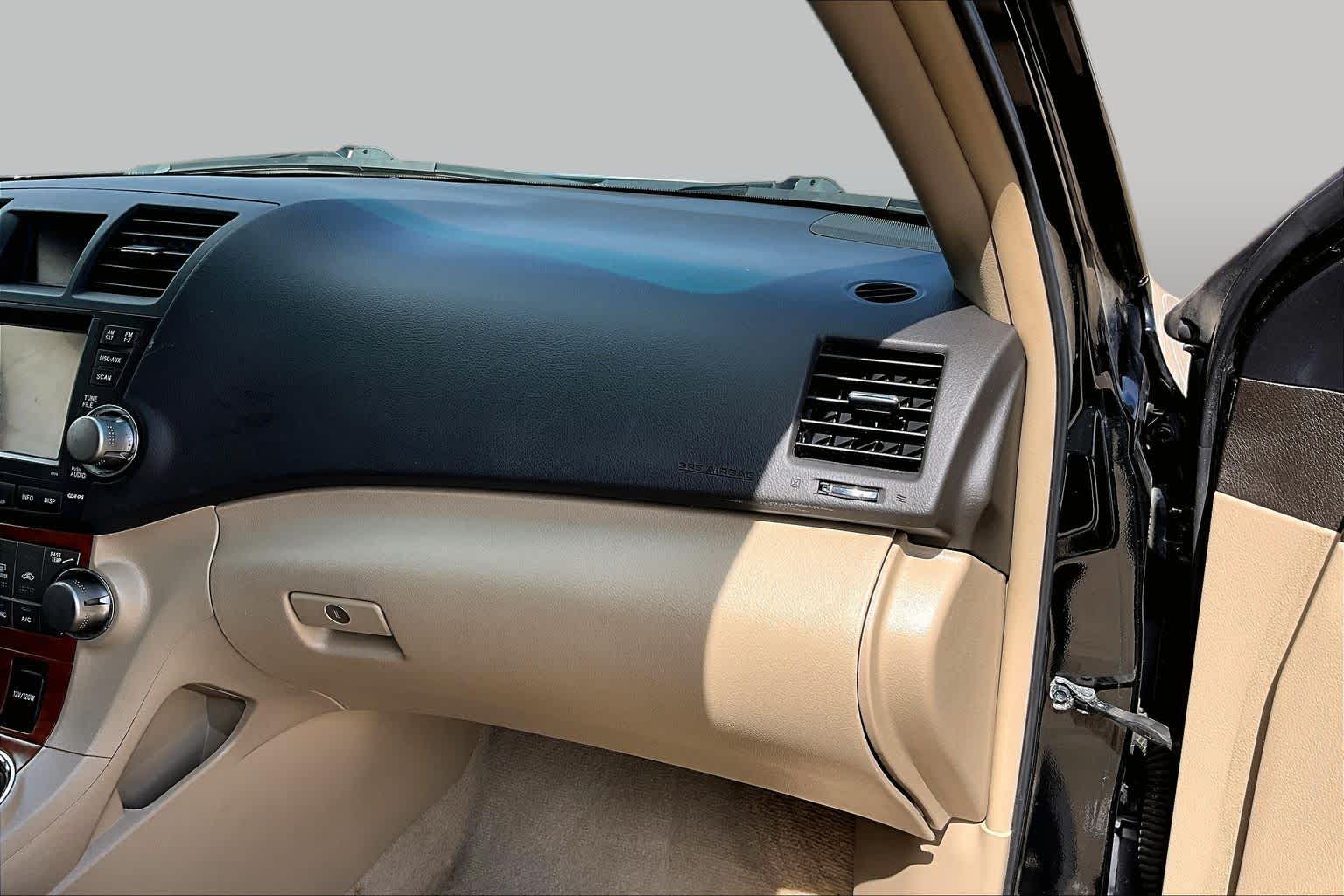 2010 Toyota Highlander photo 13 of 31