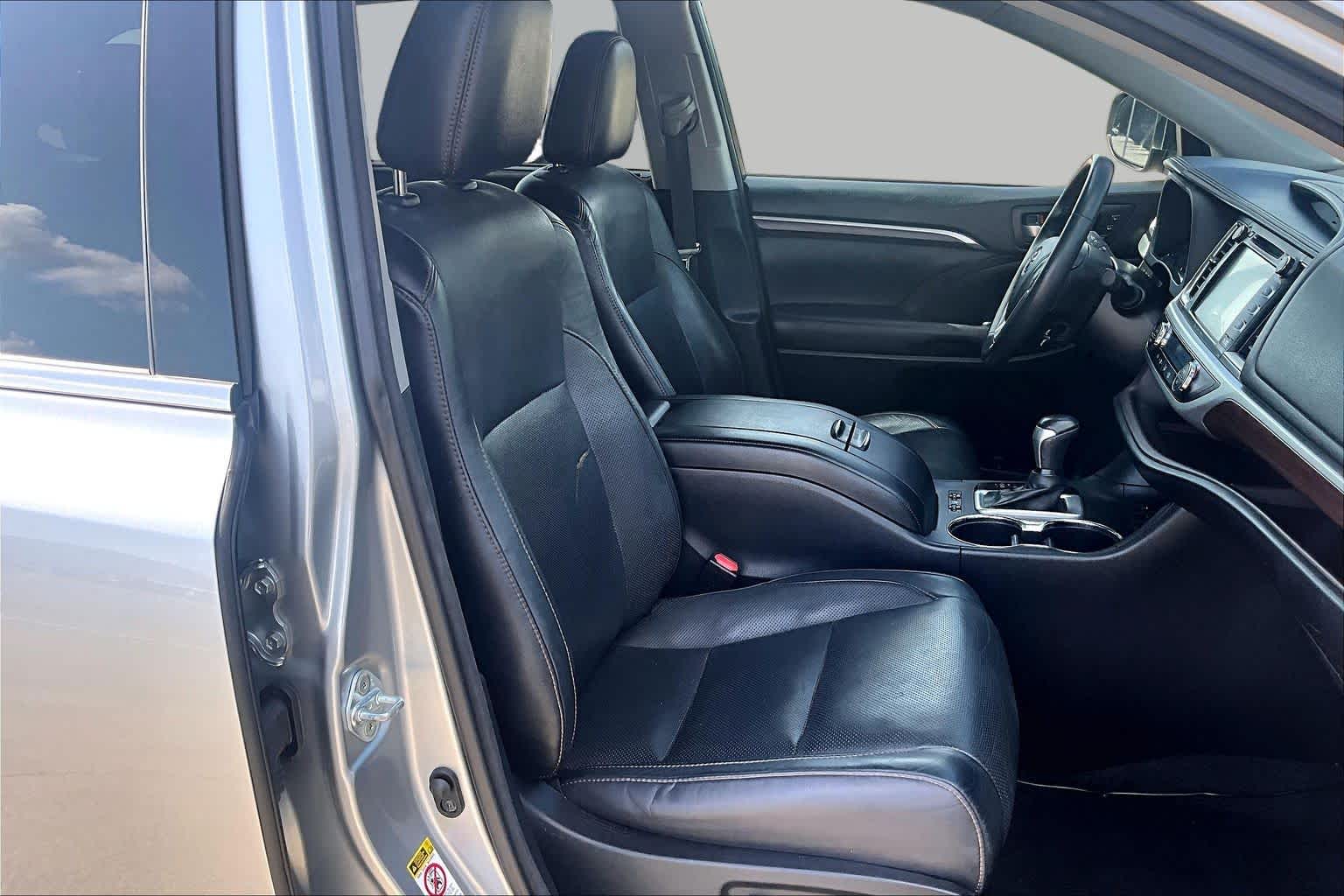 2016 Toyota Highlander Limited Silver Sky Metallic at Texan GMC Buick