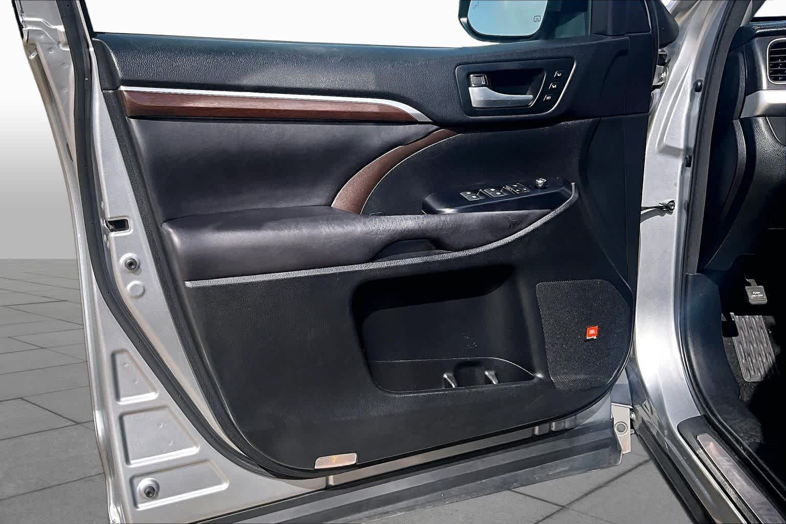 2016 Toyota Highlander Limited Silver Sky Metallic at Texan GMC Buick