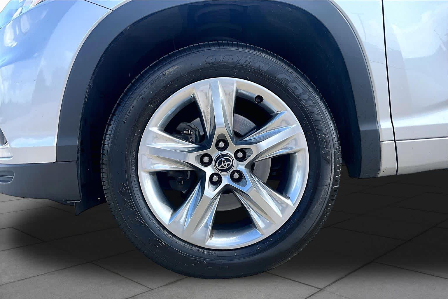 2016 Toyota Highlander Limited Silver Sky Metallic at Texan GMC Buick