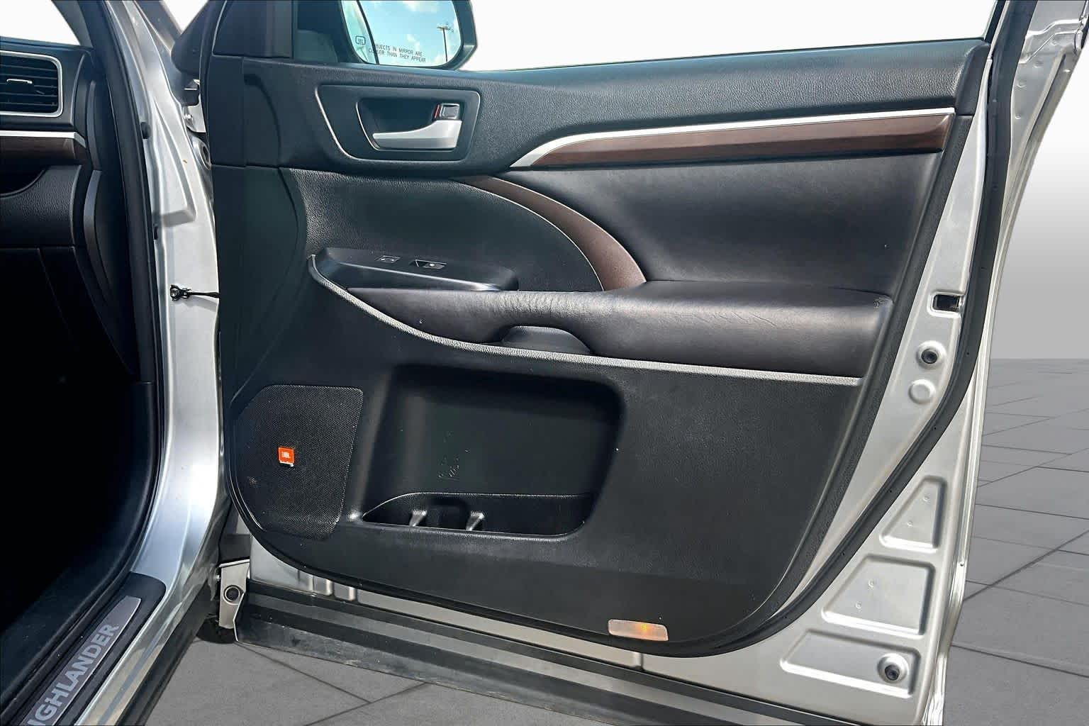 2016 Toyota Highlander Limited Silver Sky Metallic at Texan GMC Buick