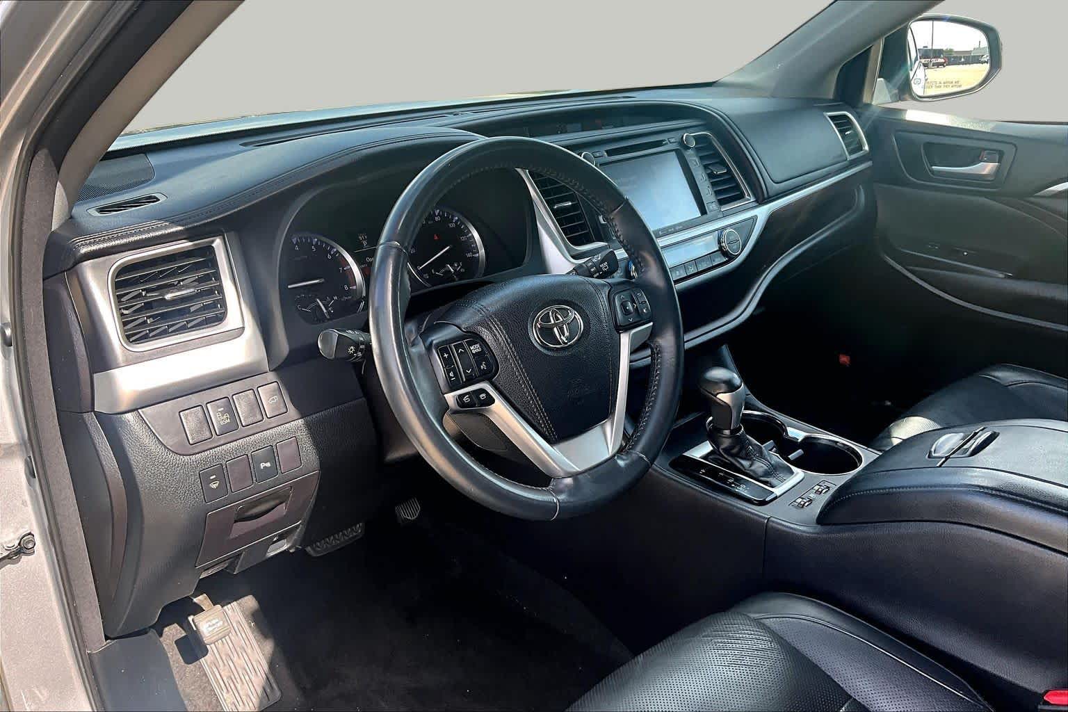 2016 Toyota Highlander Limited Silver Sky Metallic at Texan GMC Buick