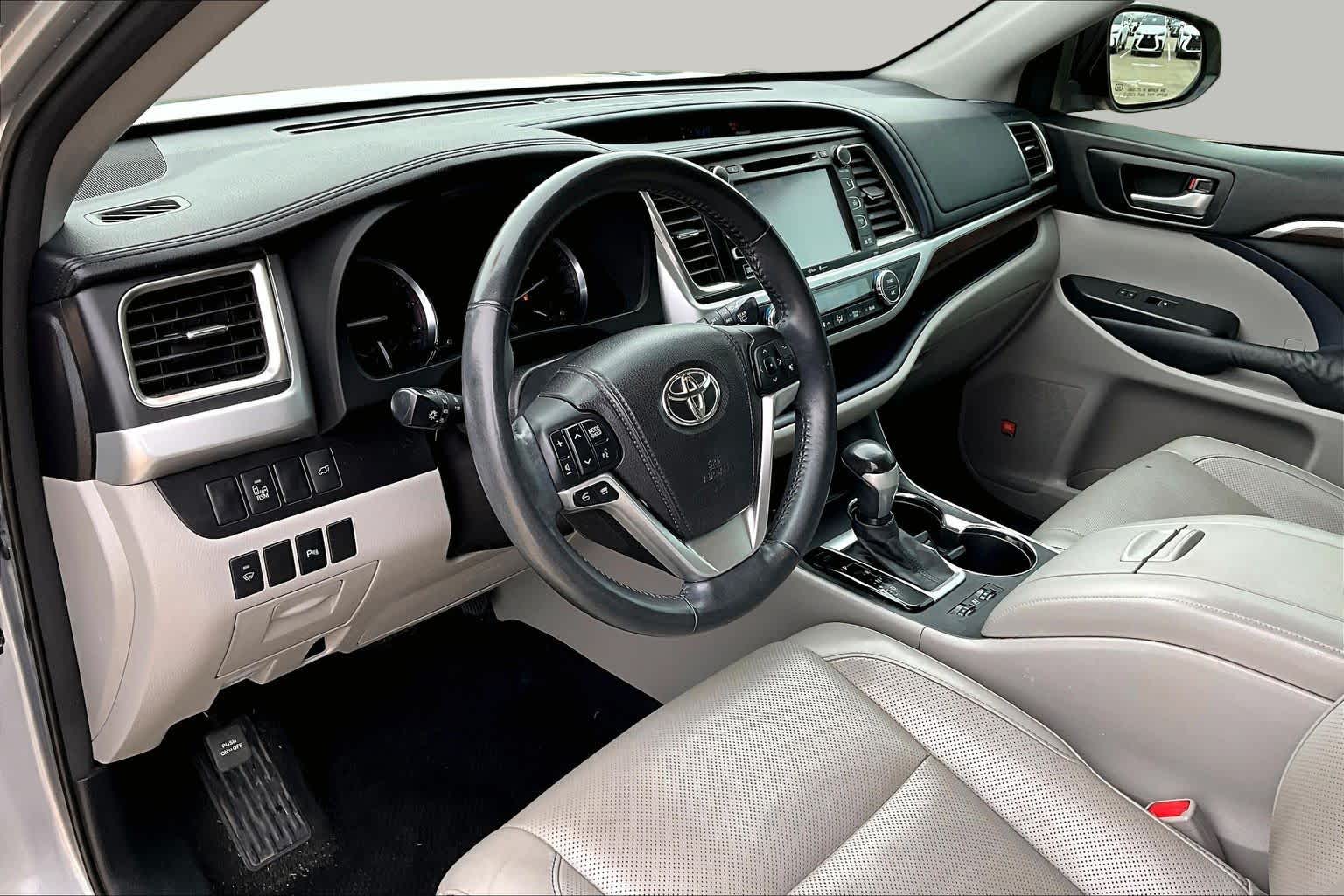 2015 Toyota Highlander Limited Silver Sky Metallic at Honda of Clear Lake