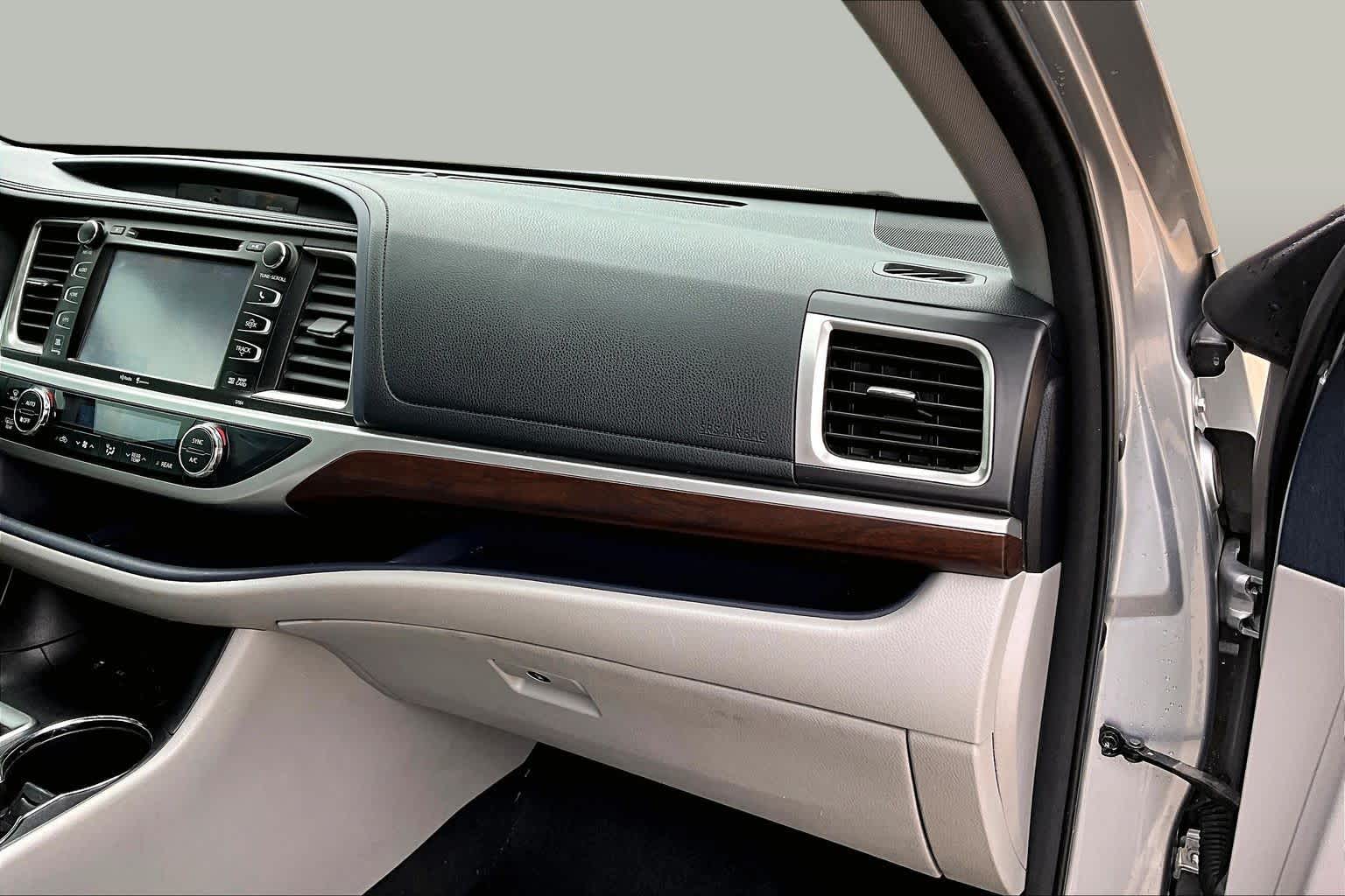 2015 Toyota Highlander Limited Silver Sky Metallic at Honda of Clear Lake