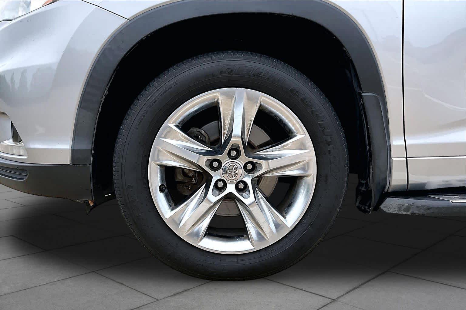 2015 Toyota Highlander Limited Silver Sky Metallic at Honda of Clear Lake