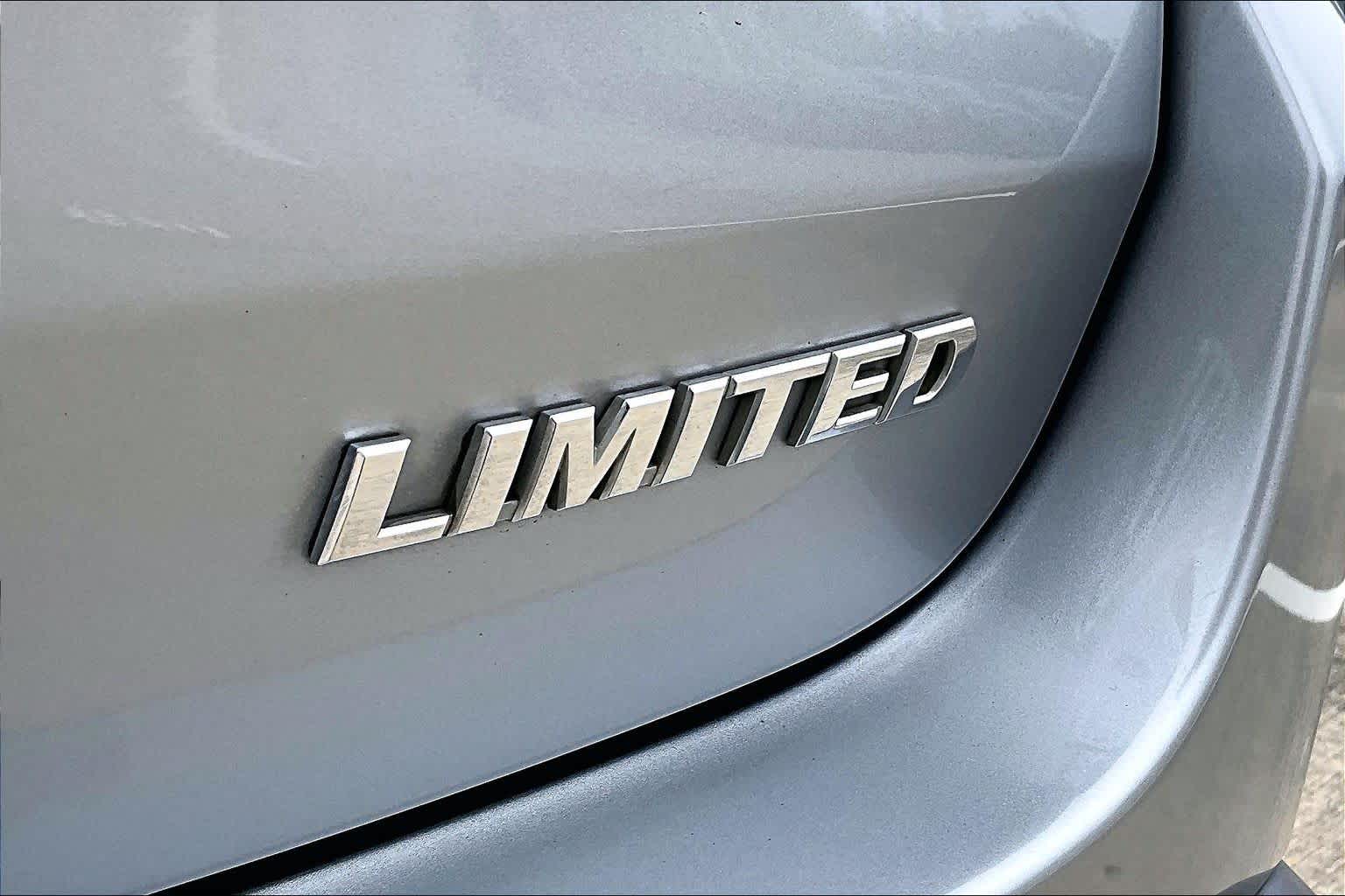2015 Toyota Highlander Limited Silver Sky Metallic at Honda of Clear Lake