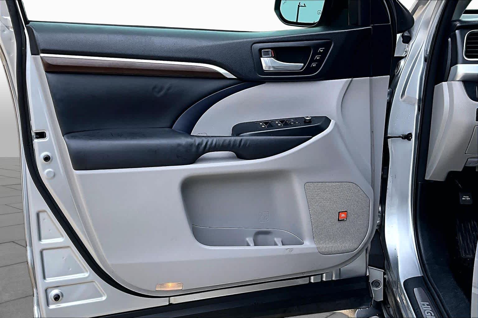 2015 Toyota Highlander Limited Silver Sky Metallic at Honda of Clear Lake